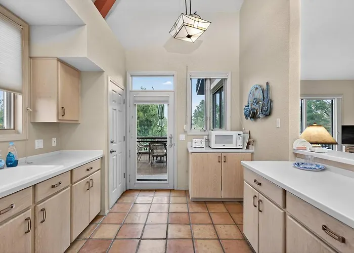 Golf Retreat, Pool, Hot Tub, Pickle-ball, Tennis Holiday home Sedona