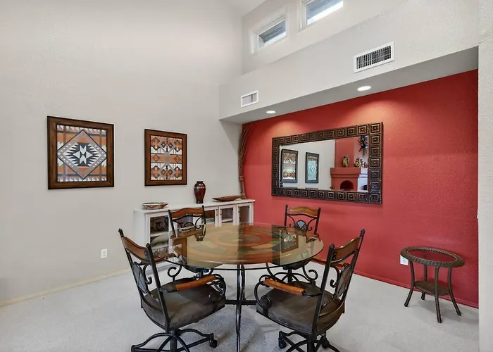 Golf Retreat, Pool, Hot Tub, Pickle-ball, Tennis Holiday home Sedona