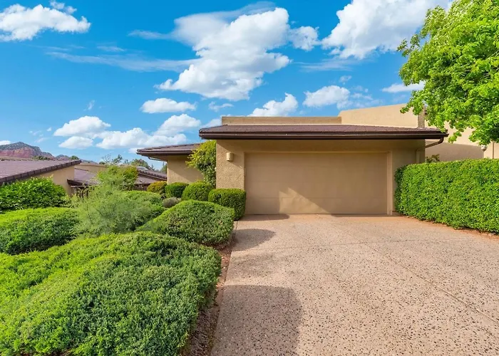 Holiday home Golf Retreat, Pool, Hot Tub, Pickle-ball, Tennis *